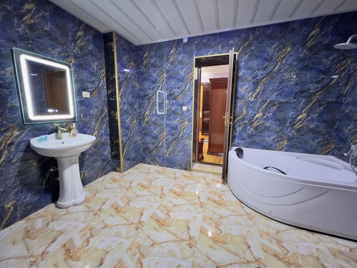 Hotel Royal Kutaisi Eksteriør billede